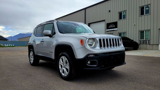 2015 Jeep Renegade Limited 4WD photo