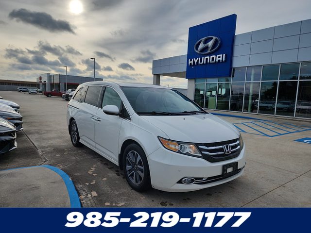 2016 Honda Odyssey Touring FWD photo