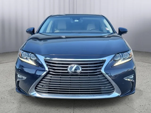 2016 Lexus ES FWD photo