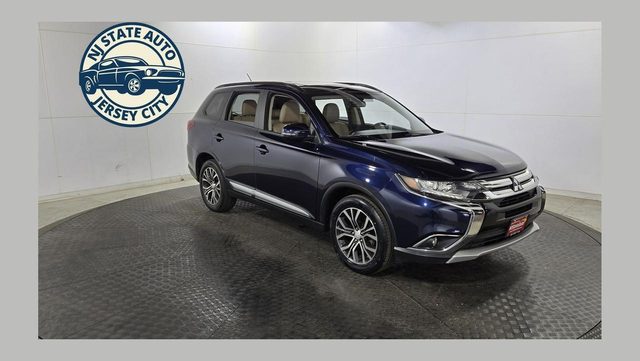 2016 Mitsubishi Outlander SE 4WD photo