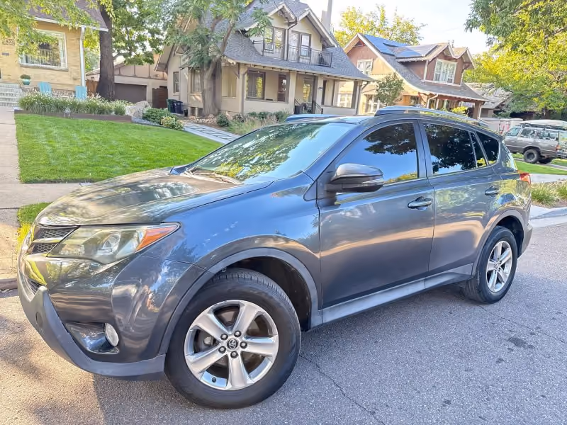 2015 Toyota RAV4 XLE AWD photo