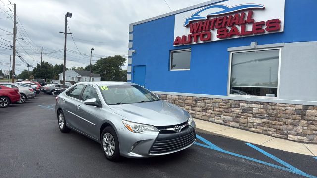 2016 Toyota Camry LE FWD photo