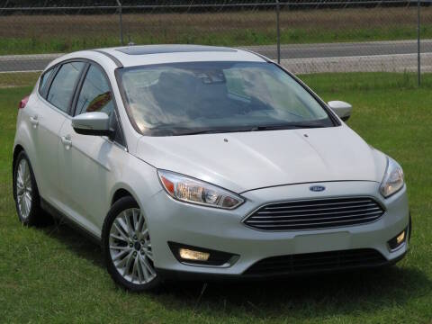 2016 Ford Focus Titanium FWD photo