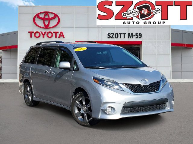 2015 Toyota Sienna SE FWD photo