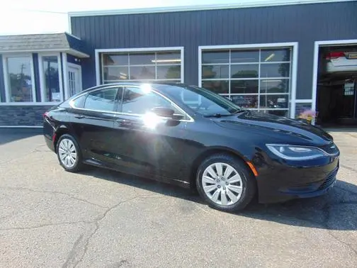 2016 Chrysler 200 LX FWD photo
