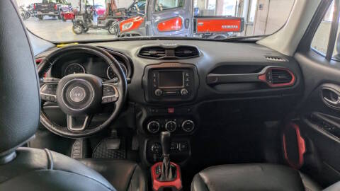 2015 Jeep Renegade Trailhawk 4WD photo