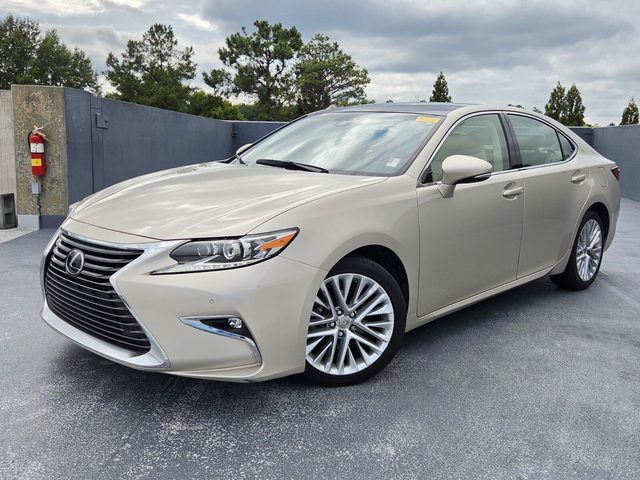 2016 Lexus ES  FWD photo