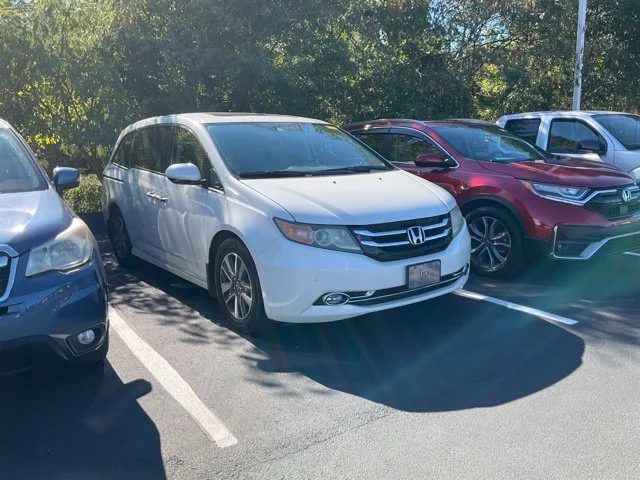 2016 Honda Odyssey Touring Elite FWD photo