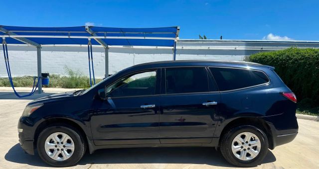2016 Chevrolet Traverse LS FWD photo