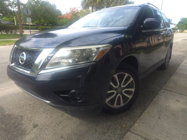 2015 Nissan Pathfinder SL 4WD photo