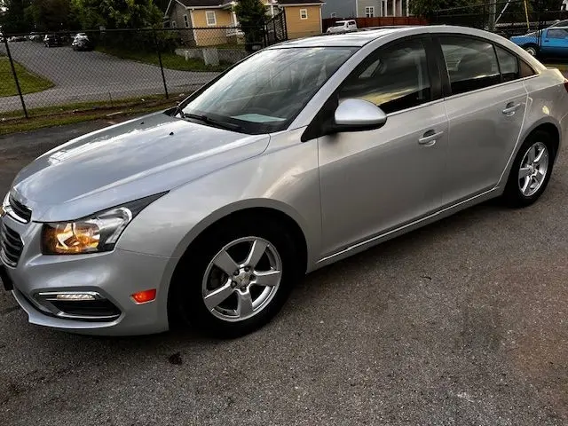 2016 Chevrolet Cruze LT FWD photo