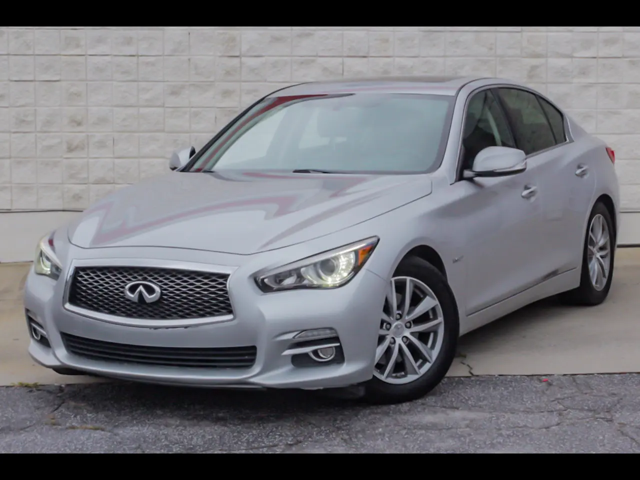2015 Infiniti Q50 Hybrid Premium RWD photo