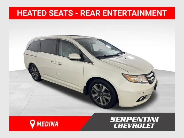 2016 Honda Odyssey Touring FWD photo