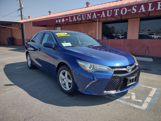 2016 Toyota Camry SE FWD photo