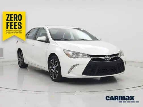2016 Toyota Camry SE w/Special Edition Pkg FWD photo