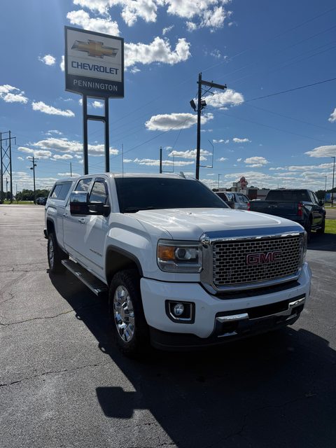 2016 GMC Sierra 2500HD Denali 4WD photo