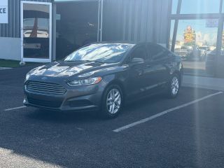 2016 Ford Fusion SE FWD photo