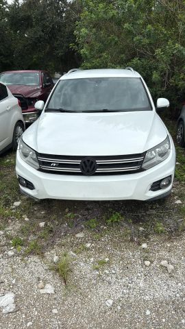 2016 Volkswagen Tiguan R-Line FWD photo
