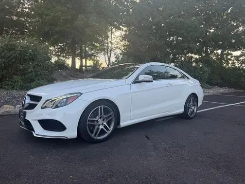2016 Mercedes-Benz E-Class E 400 AWD photo