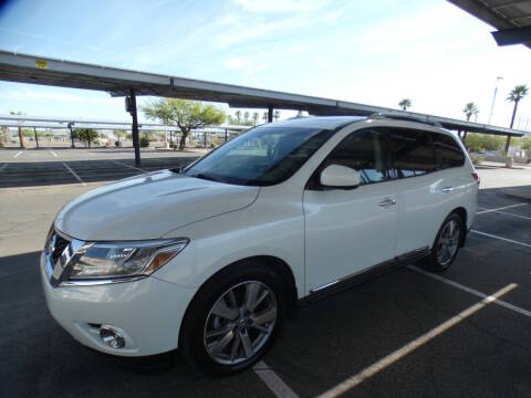 2015 Nissan Pathfinder Platinum FWD photo
