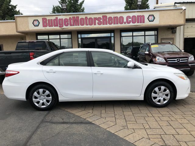 2016 Toyota Camry LE FWD photo