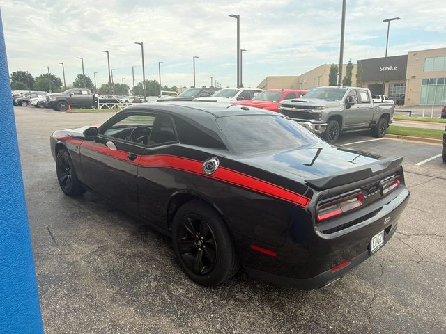 2016 Dodge Challenger SXT RWD photo