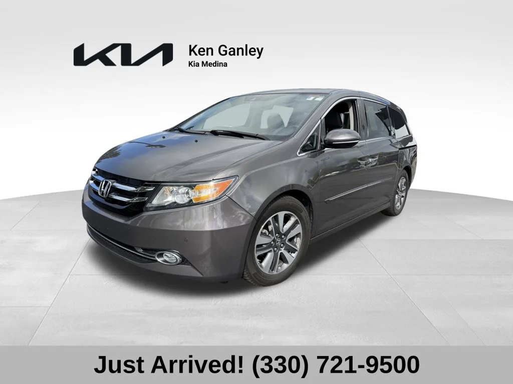 2016 Honda Odyssey Touring FWD photo