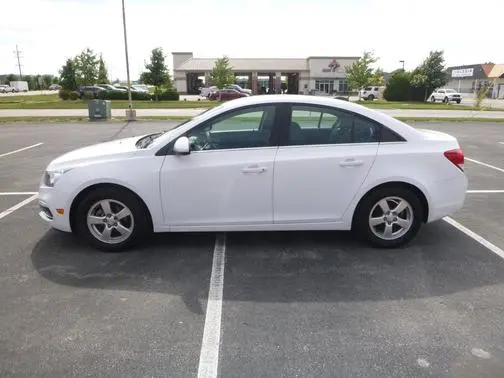 2016 Chevrolet Cruze LT FWD photo