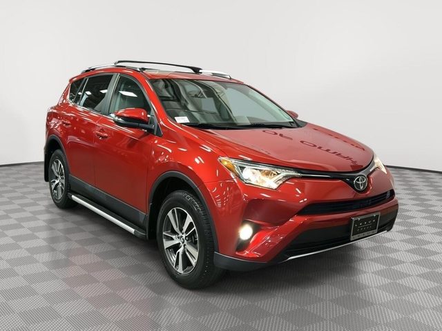 2016 Toyota RAV4 XLE FWD photo