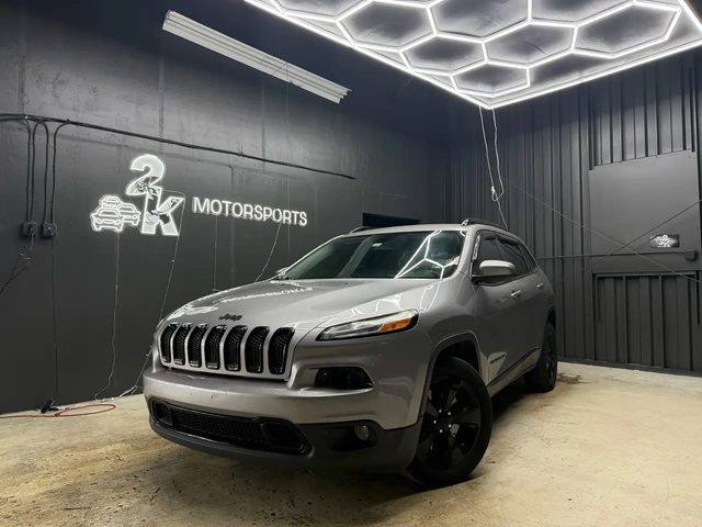 2016 Jeep Cherokee Altitude FWD photo