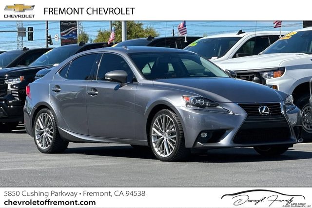 2016 Lexus IS AWD photo