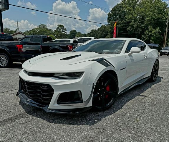 2016 Chevrolet Camaro 2SS RWD photo