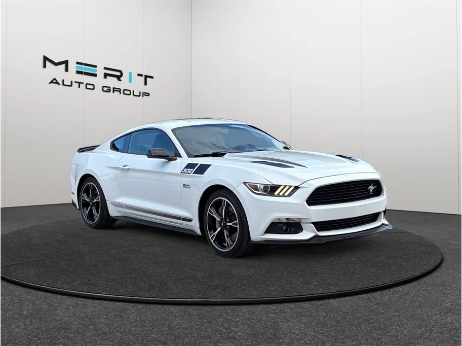 2016 Ford Mustang GT Premium RWD photo