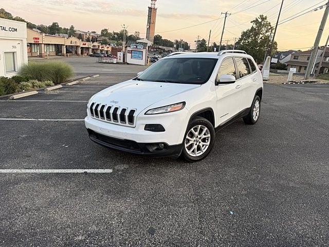 2016 Jeep Cherokee Latitude FWD photo