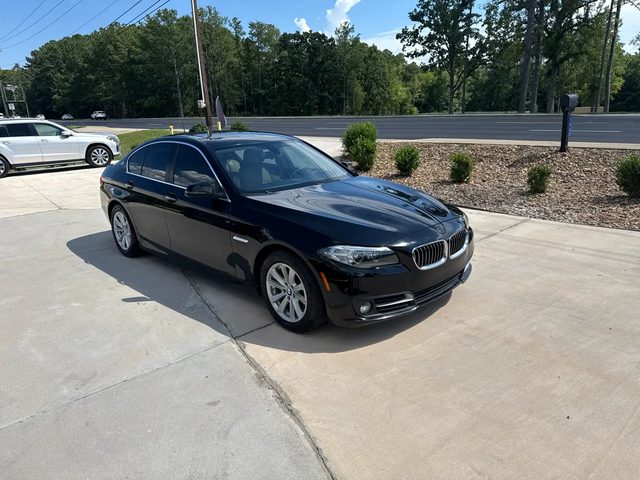 2016 BMW 5 Series 528i RWD photo