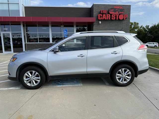 2016 Nissan Rogue SV AWD photo