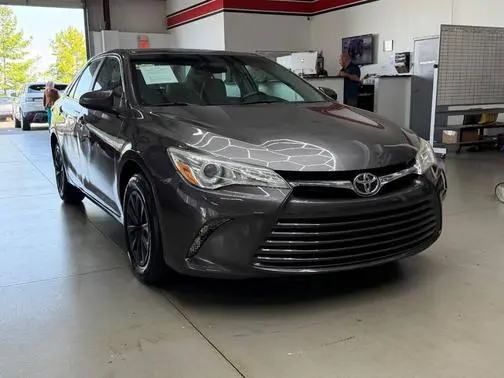 2016 Toyota Camry LE FWD photo