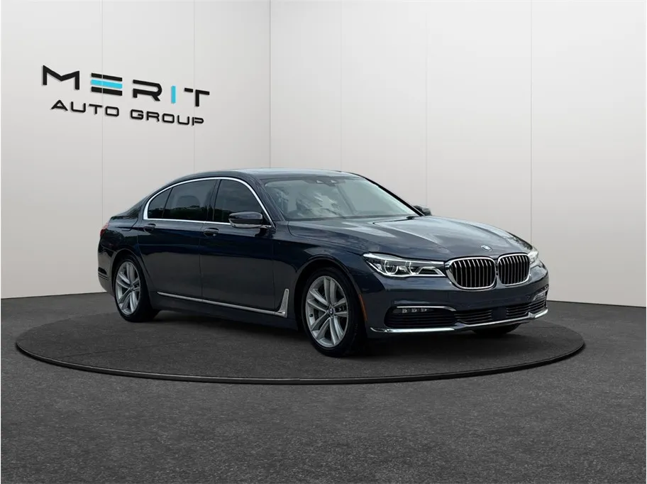 2016 BMW 7 Series 750i RWD photo
