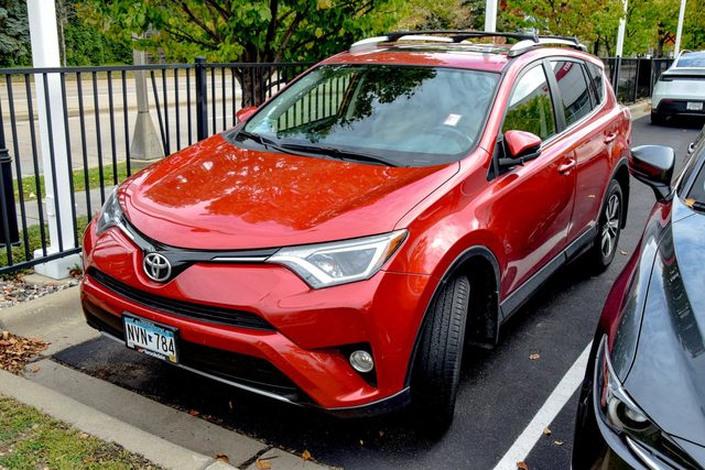 2016 Toyota RAV4 XLE AWD photo