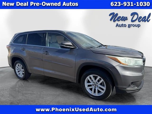 2016 Toyota Highlander LE FWD photo