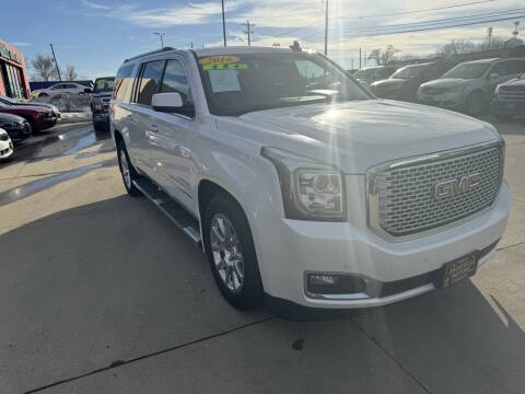 2016 GMC Yukon XL Denali 4WD photo