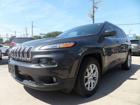 2016 Jeep Cherokee Latitude 4WD photo