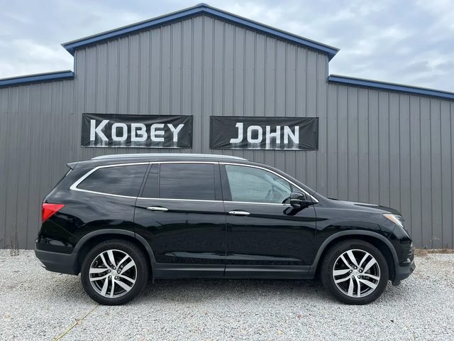 2016 Honda Pilot Touring FWD photo