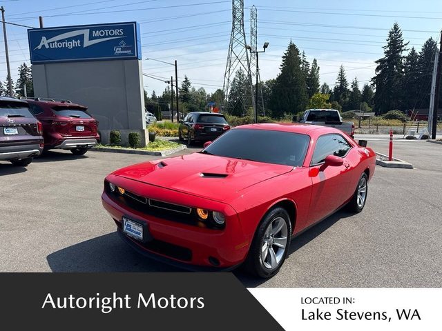 2016 Dodge Challenger SXT RWD photo