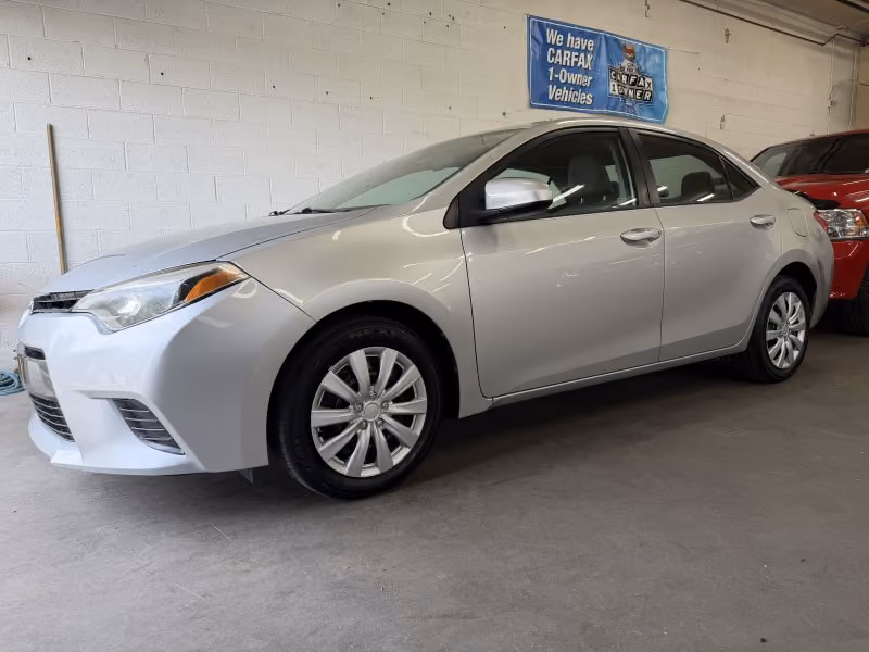 2015 Toyota Corolla LE FWD photo