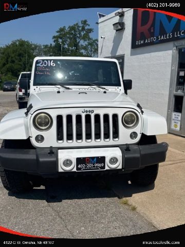 2016 Jeep Wrangler Unlimited Sahara 4WD photo