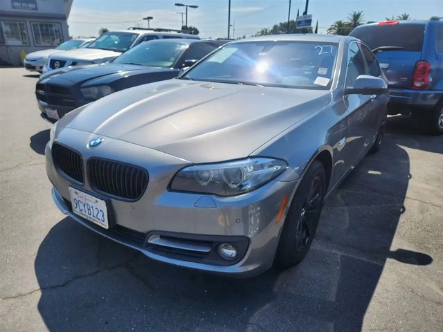 2015 BMW 5 Series 528i xDrive AWD photo