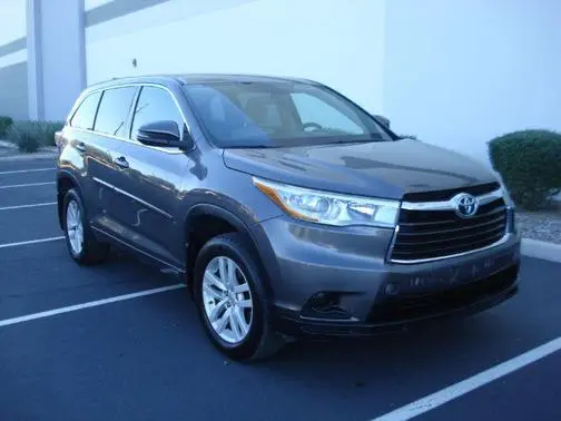 2015 Toyota Highlander LE AWD photo