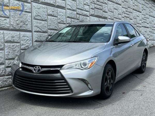 2016 Toyota Camry LE FWD photo