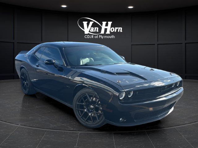 2015 Dodge Challenger R/T Plus RWD photo